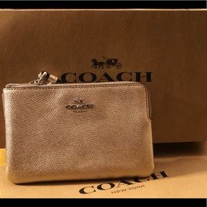 NWT COACH WRISTLET PLATINUM